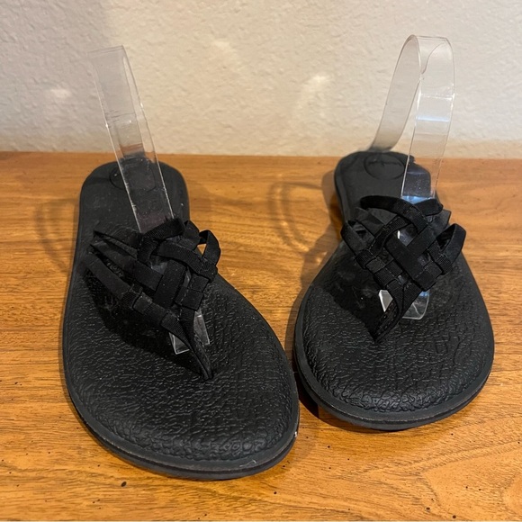 Sanuk Women's Yoga Salty Slip On Black Sandals Flip Flops - Picture 2 of 5